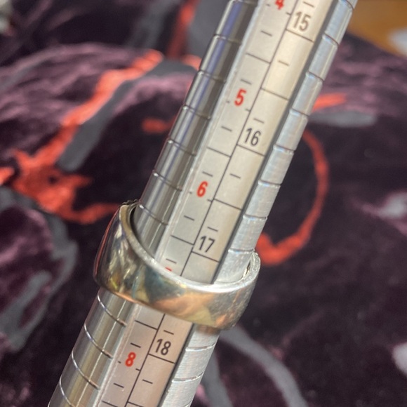 Vintage 925, black and white diamond accent. Size 7 Wide band - Picture 7 of 8